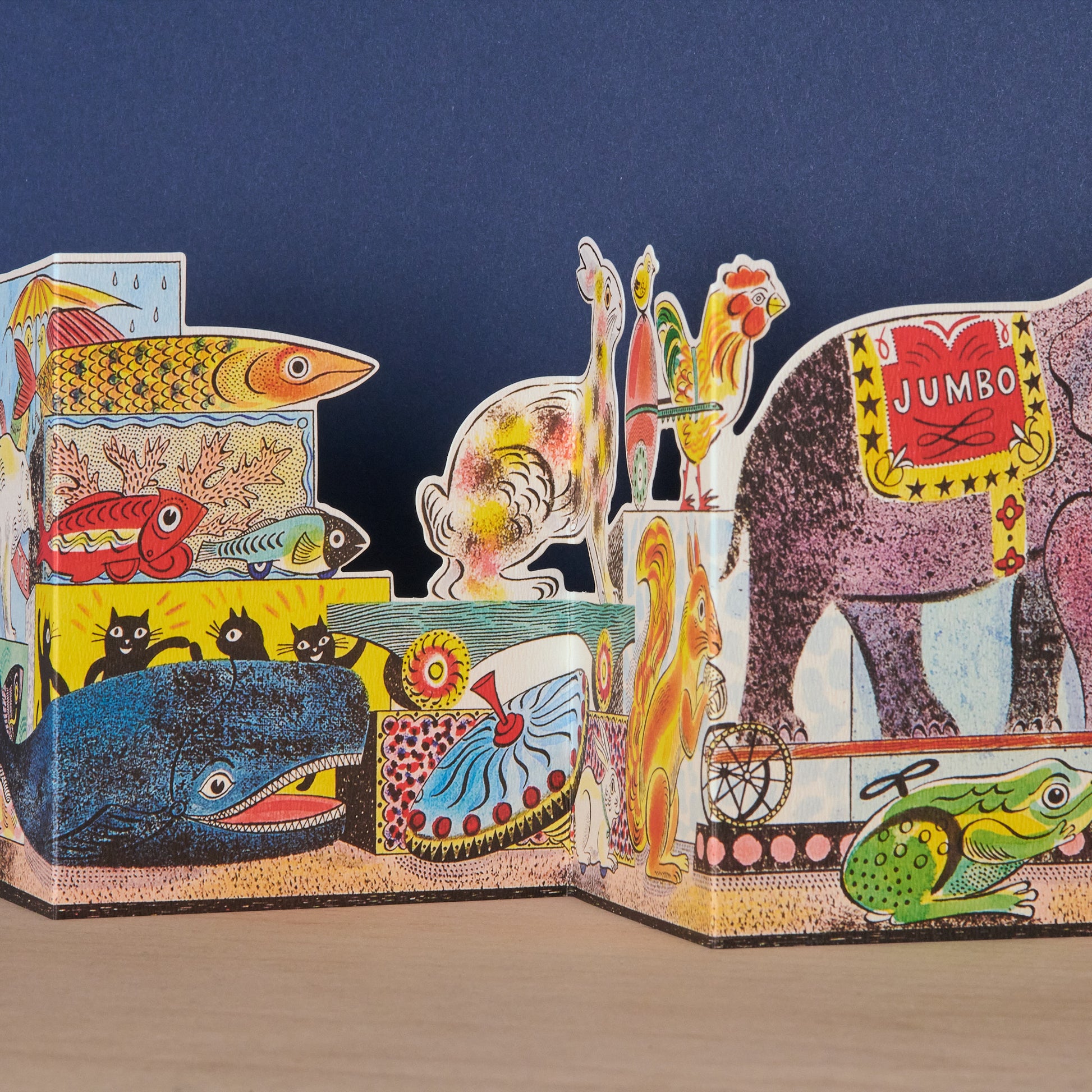 Polar Bear To Elephant   Die Cut